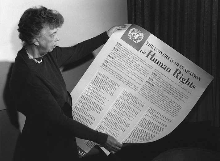 Eleanor in 1949 Eleanor Roosevelt holding a poster of the Universal Declaration of Human Rights in 1949