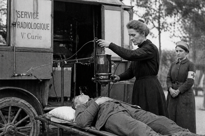Early radiology service in the field