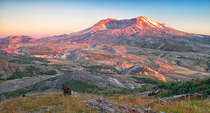 Mount Saint Helens The volcano Mount Saint Helens in Washington